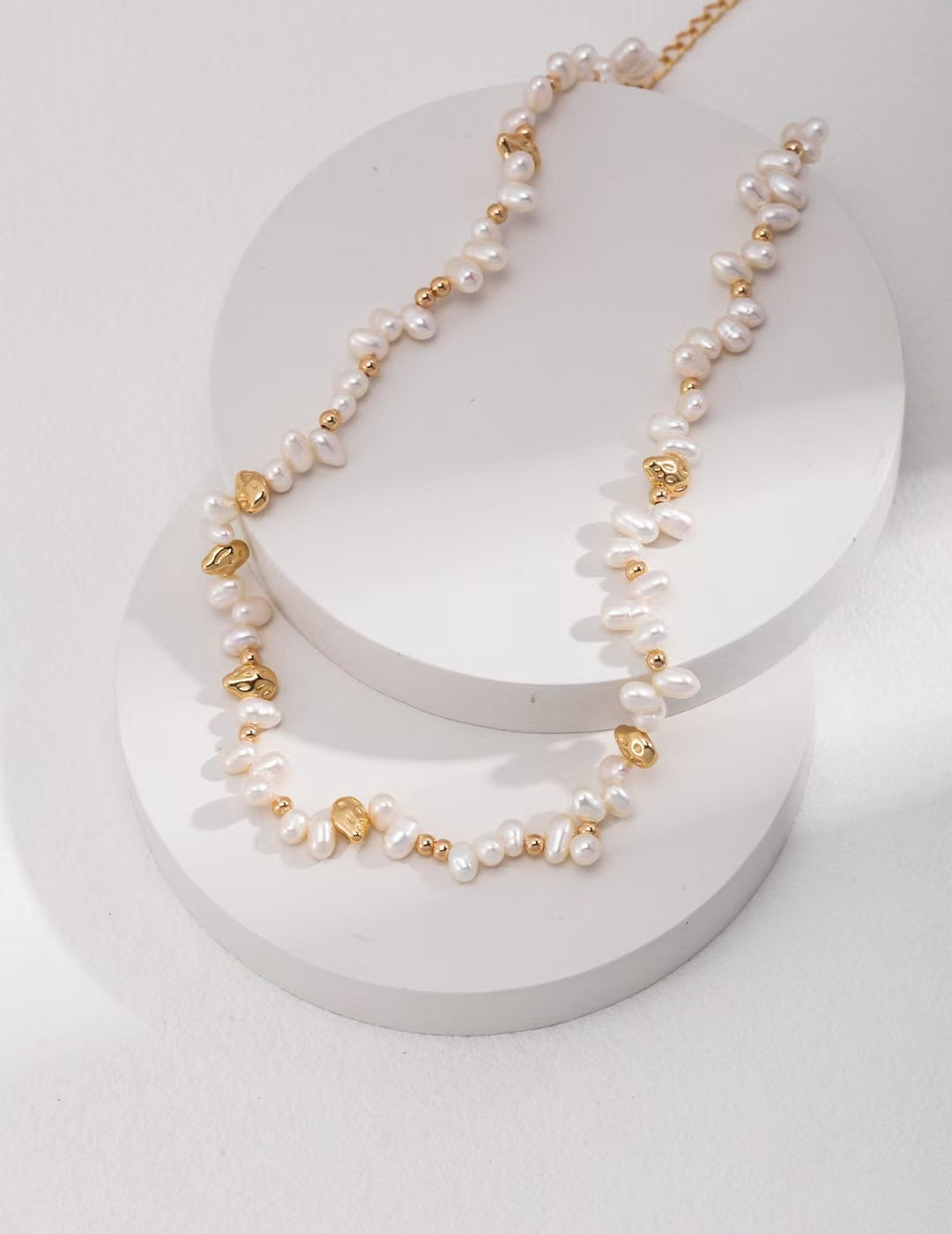 Natural pearl necklace