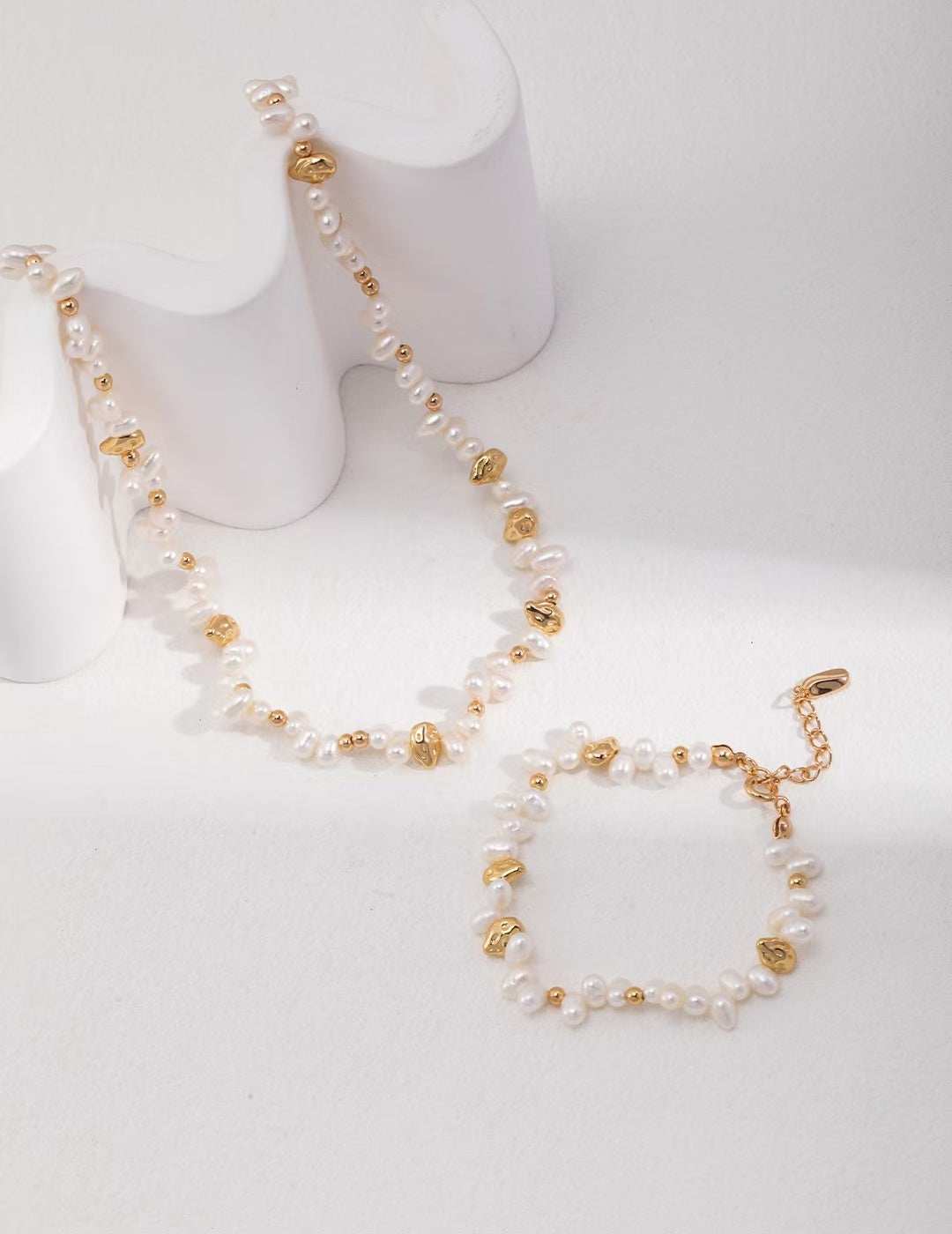 Natural pearl necklace