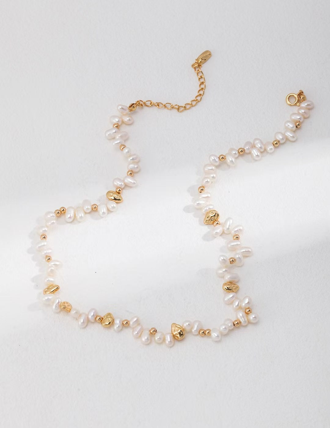 Natural pearl necklace