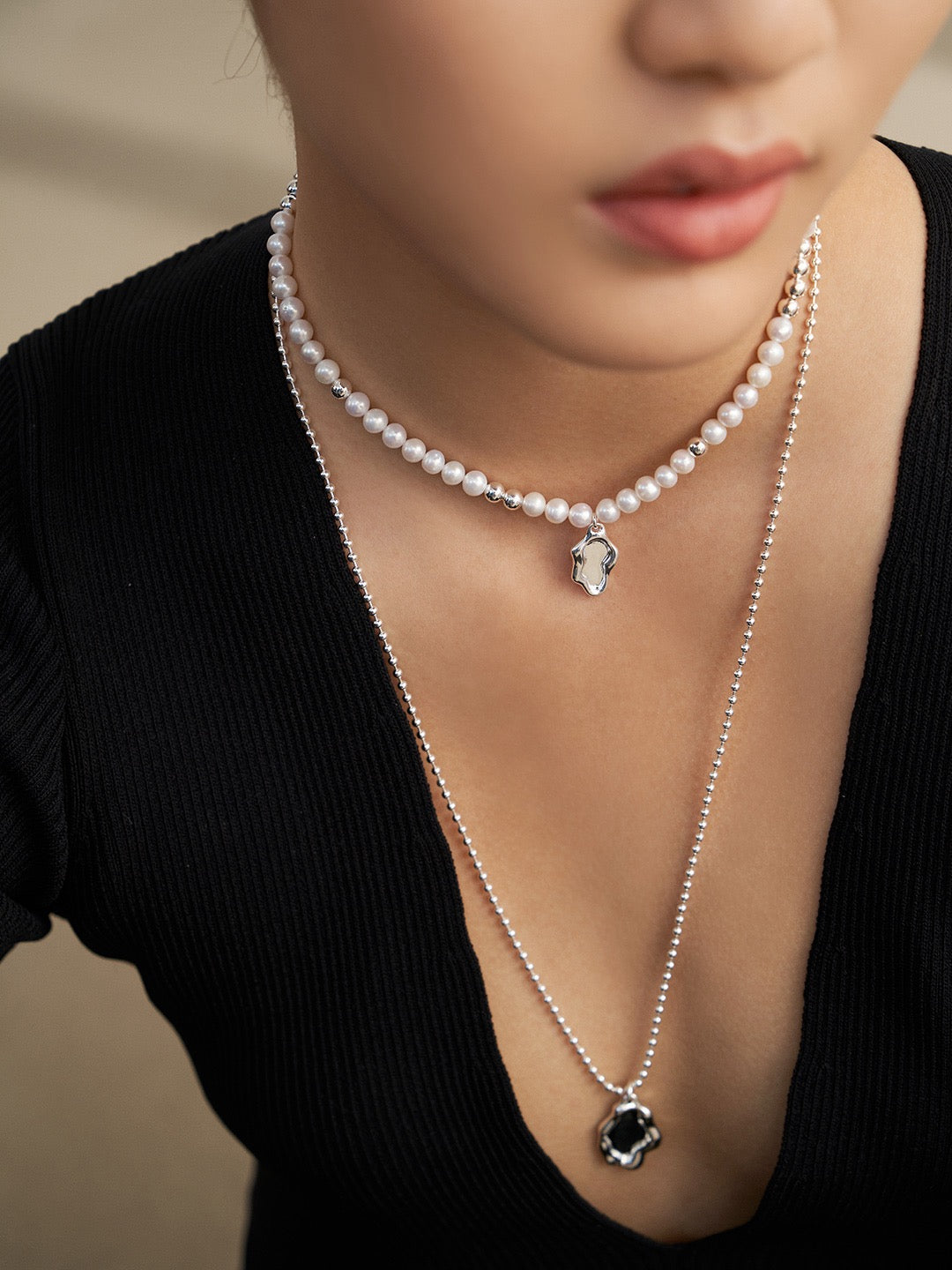 Silver natural pearl necklace