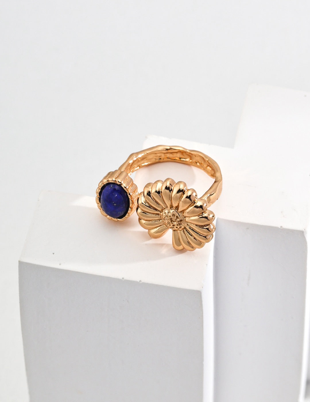 Sterling silver vintage lapis lazuli ring