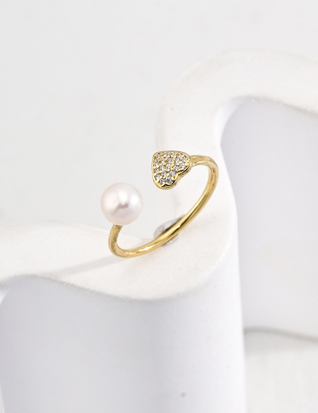 Sterling silver pearl ring