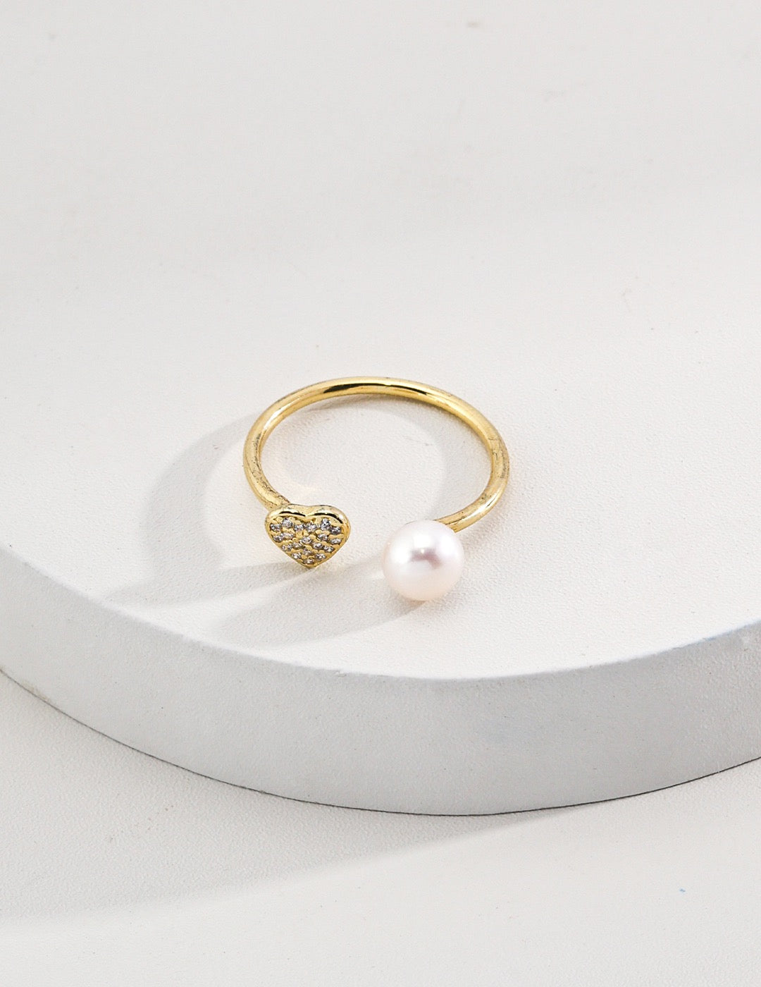 Sterling silver pearl ring