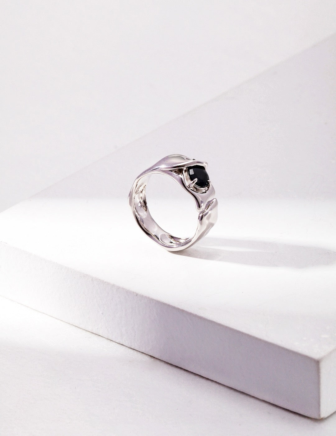 Sterling silver synthetic cuspate ring